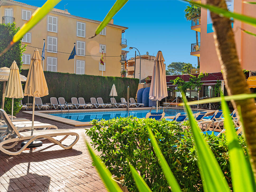 Een foto van het zwembad bij Hotel Amoros