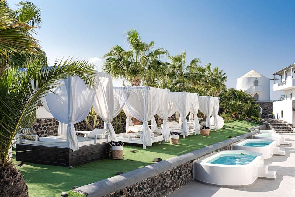 Een foto van het terras bij Smy Mediterranean White