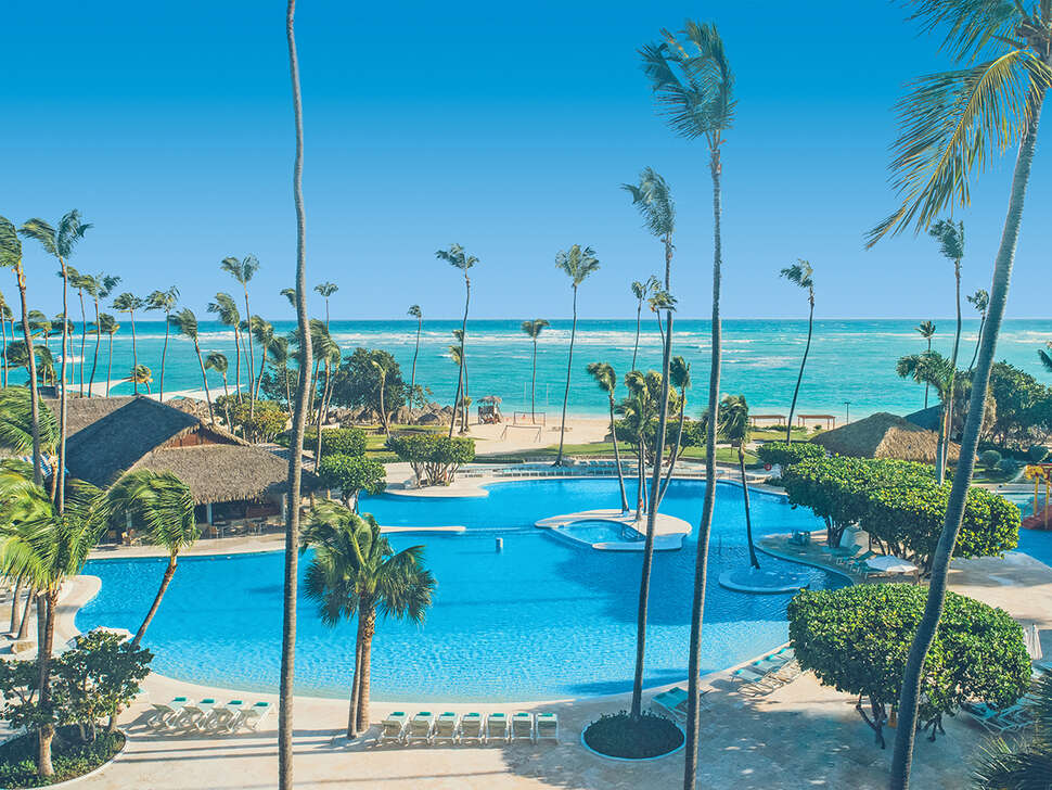 Een foto van het zwembad bij Iberostar Selection Bavaro