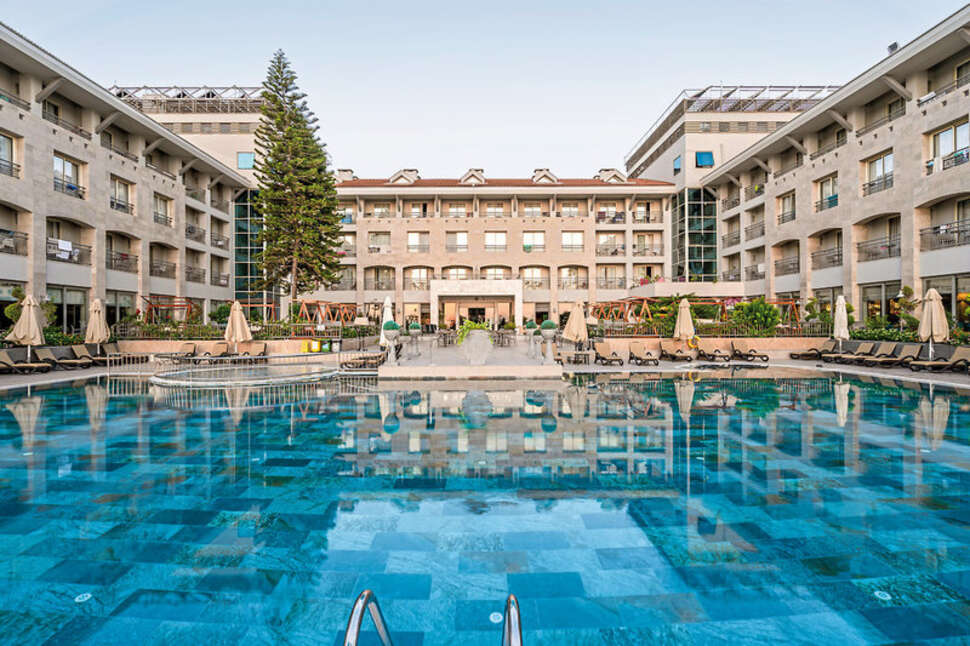 Een foto van het zwembad bij Fame Residence Kemer & Spa