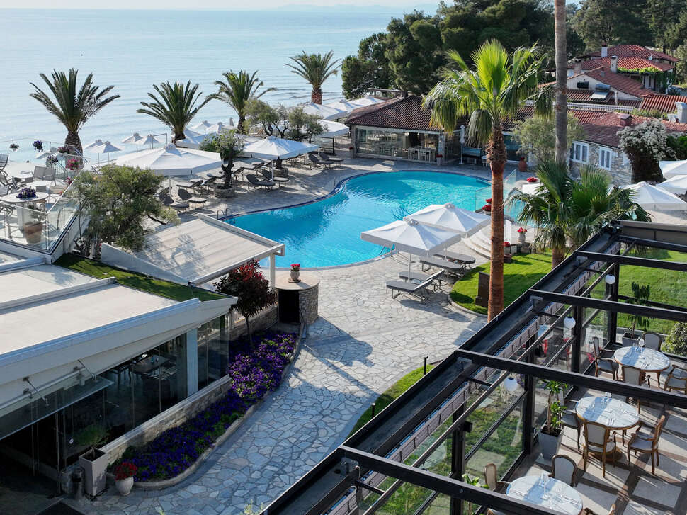 Een foto van het zwembad bij Anthemus Sea Beach Hotel & Spa