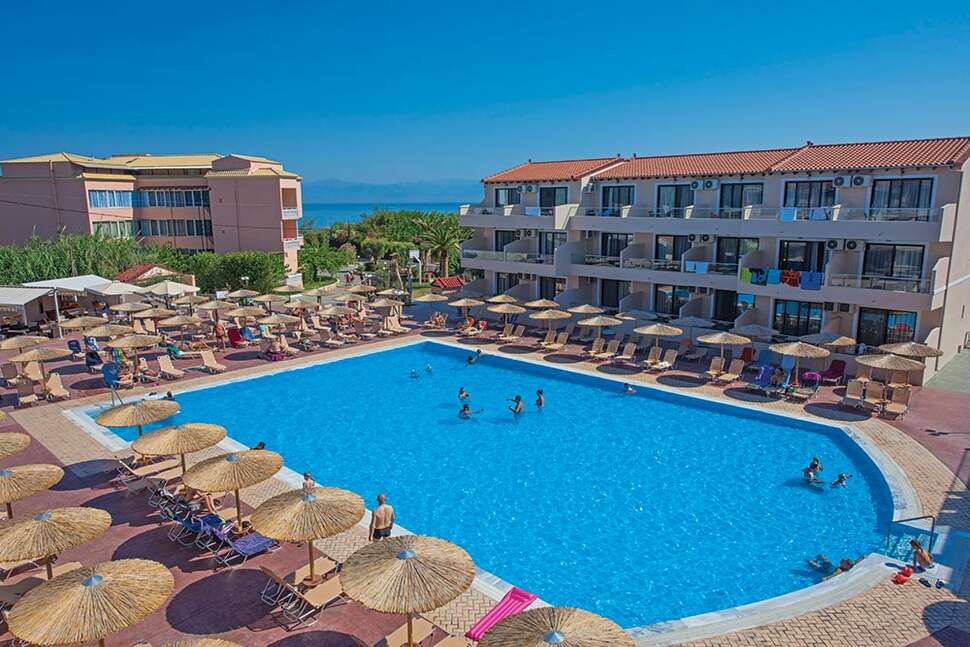 Een foto van het zwembad bij Hotel Angela Beach