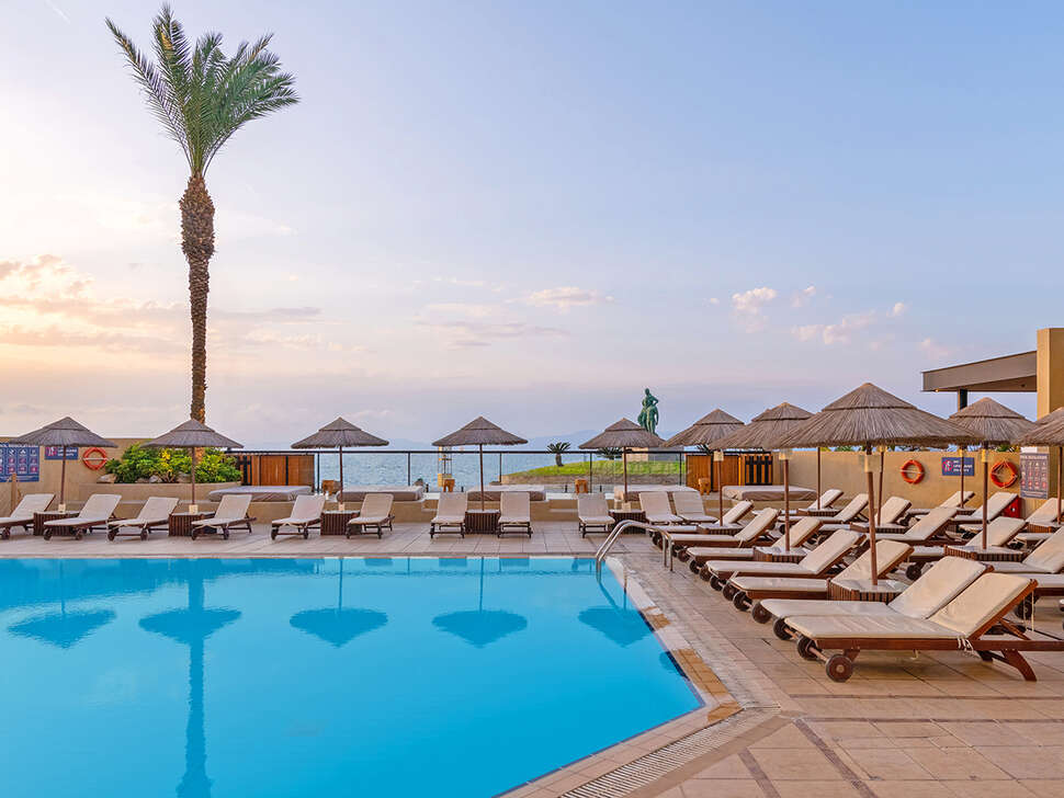 Ein Foto Blue Sky City Beach Hotel