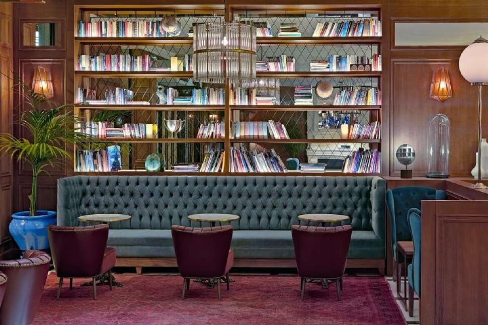 Een foto van het interieur van H10 Villa de la Reina