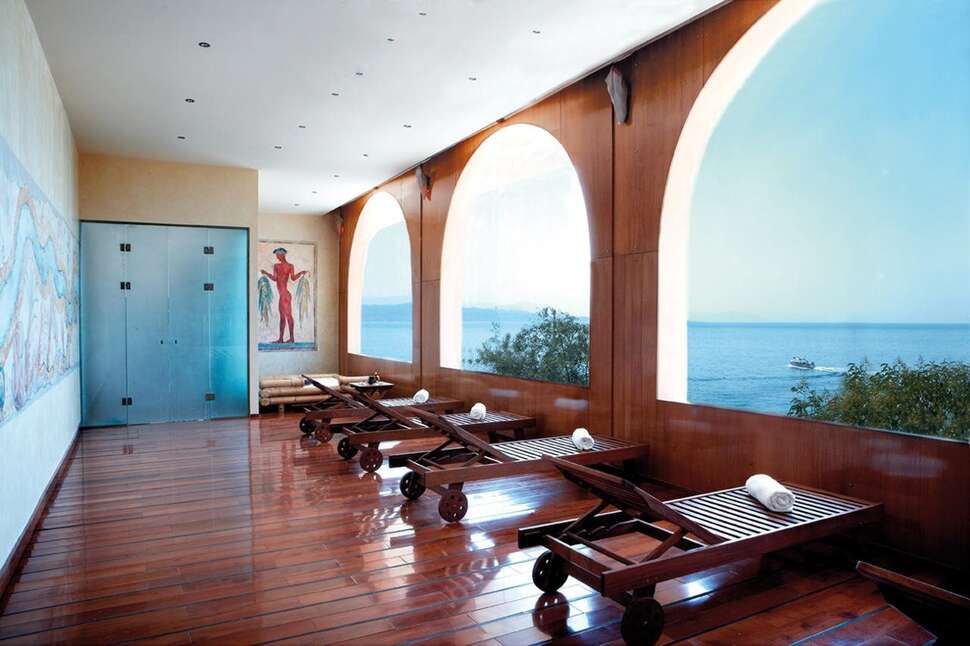Een foto van het terras bij Sunshine Corfu Hotel & Spa
