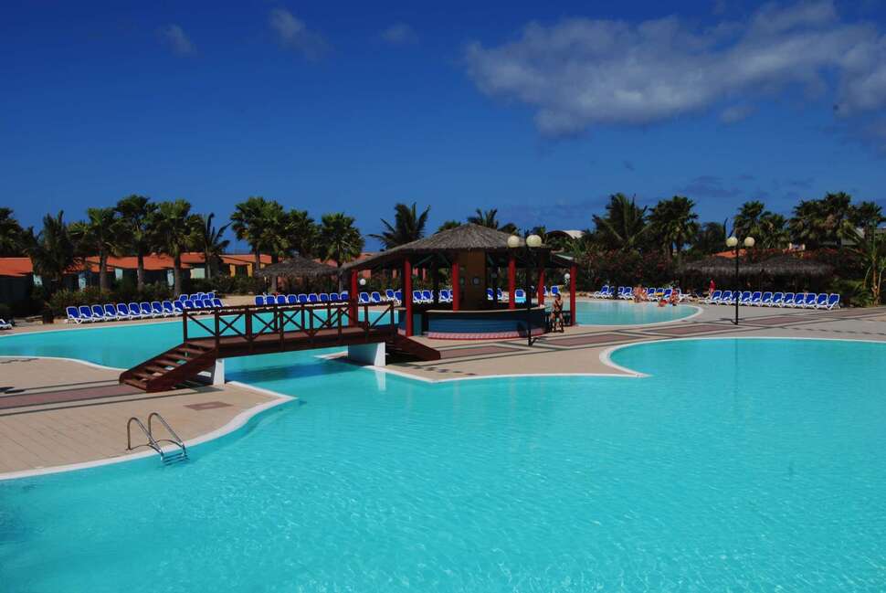 Een foto van het zwembad bij VOI Vila Do Farol Resort