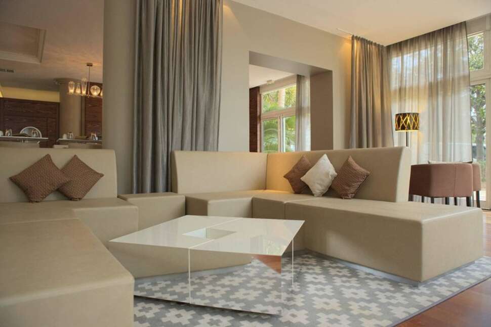 Een foto van het interieur van AC Hotel Ambassadeur Antibes-Juan Les Pins
