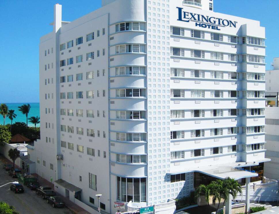 Een foto van de buitenkant van Lexington Hotel Miami Beach