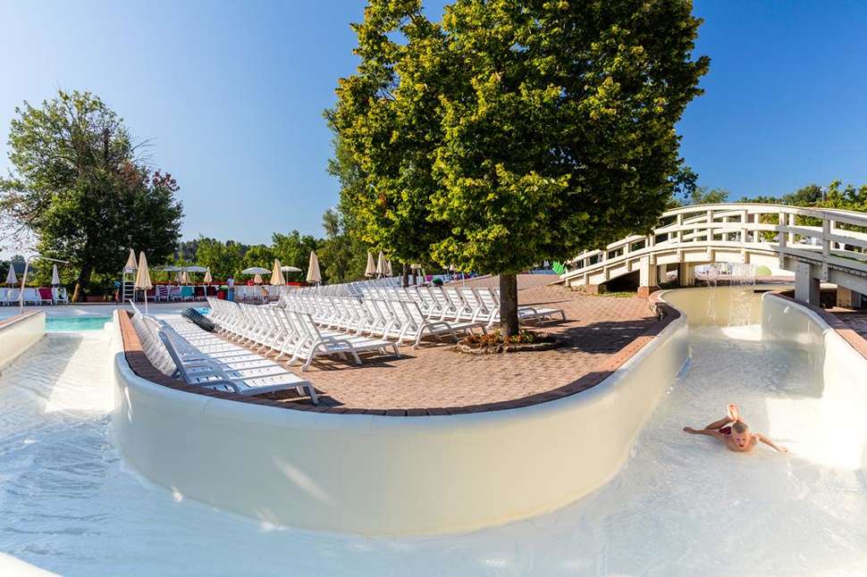 Een foto van het zwembad bij hu Norcenni Girasole Village