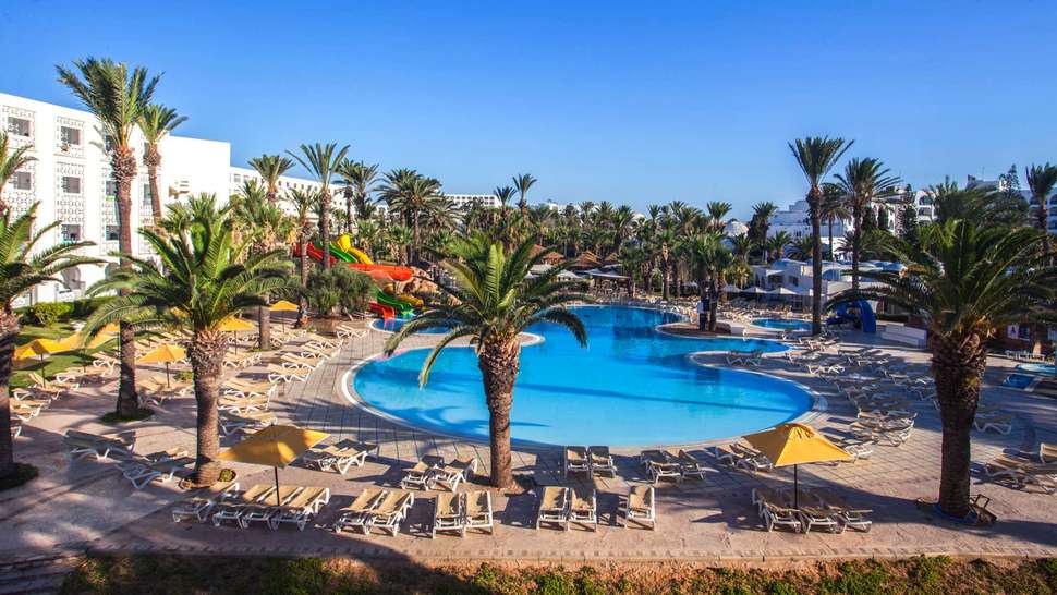 Een foto van het zwembad bij Occidental Sousse Marhaba