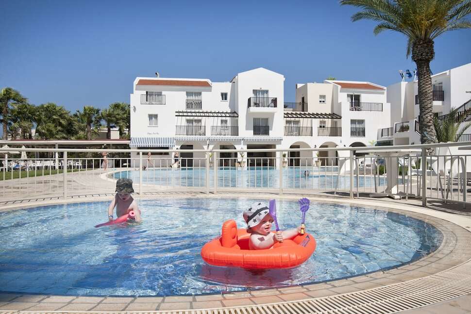 Ein Foto vom Pool im Akti Beach Village Resort