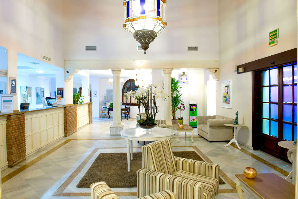 Een foto van het interieur van Ona Alanda Club Marbella
