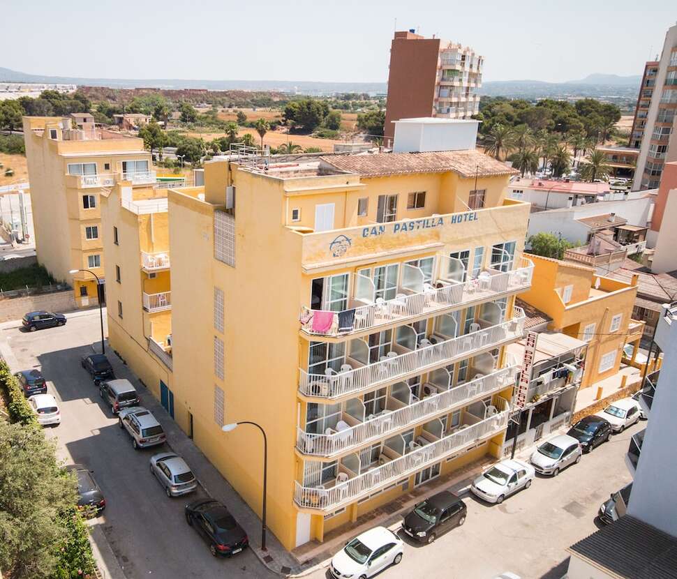 Een foto van de buitenkant van Hotel Amic Can Pastilla