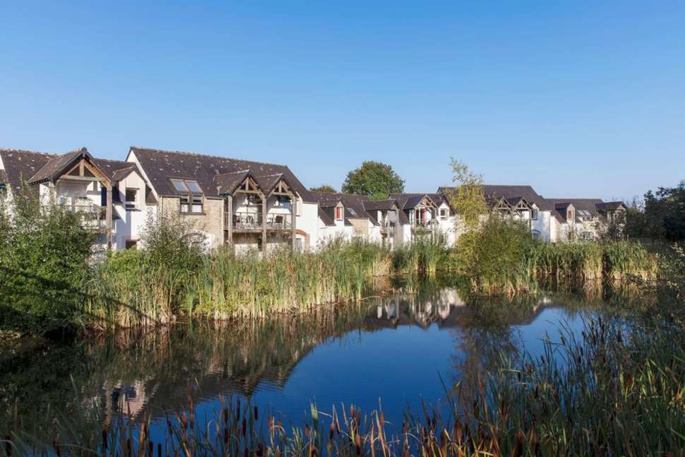 Een foto van de buitenkant van Les Ormes Domaine & Resort