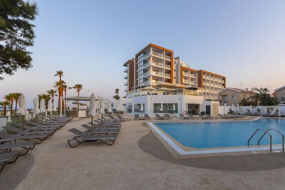 Een foto van Leonardo Crystal Cove Hotel & Spa by the Sea