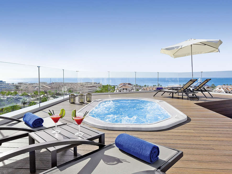 Een foto van het terras bij Best Tenerife
