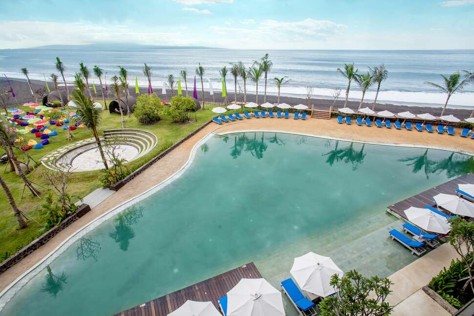 Een foto van een overzicht van Wyndham Tamansari Jivva Resort