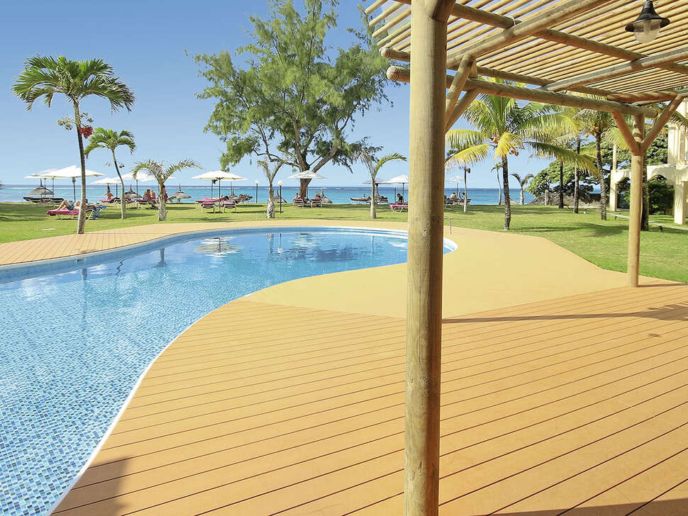 Een foto van het zwembad bij Silver Beach Hotel