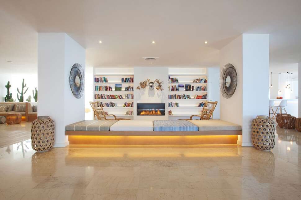 Een foto van het interieur van HM Gran Fiesta
