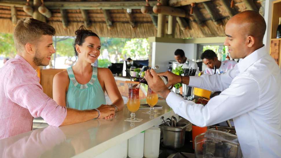 Een foto van La Pirogue A Sun Resort