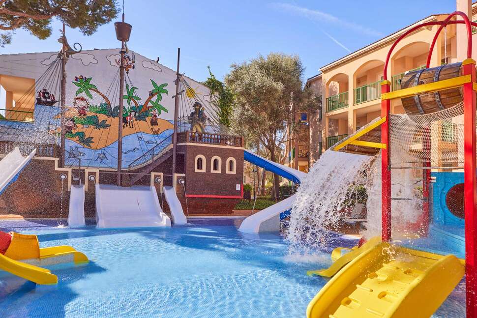 Een foto van Hotel Zafiro Cala Mesquida