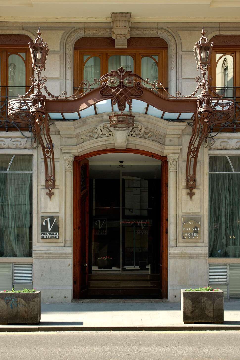 Ein Foto von der Außenansicht des Vincci Palace
