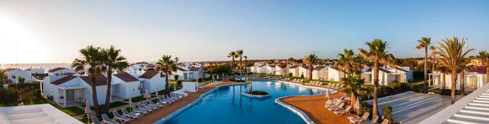 Een foto van een overzicht van Sagitario Menorca Mar Appartementen