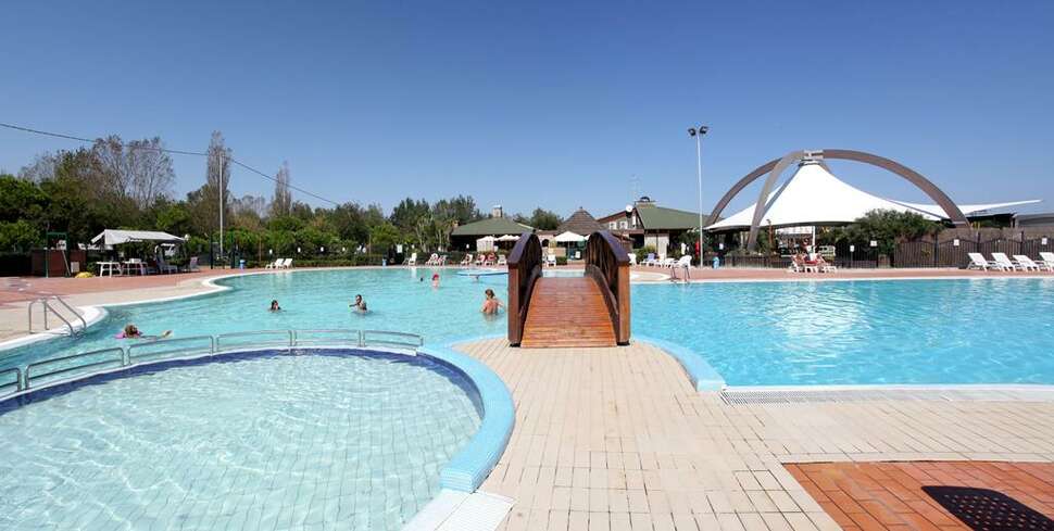 Een foto van het zwembad bij Camping Spiaggia e Mare