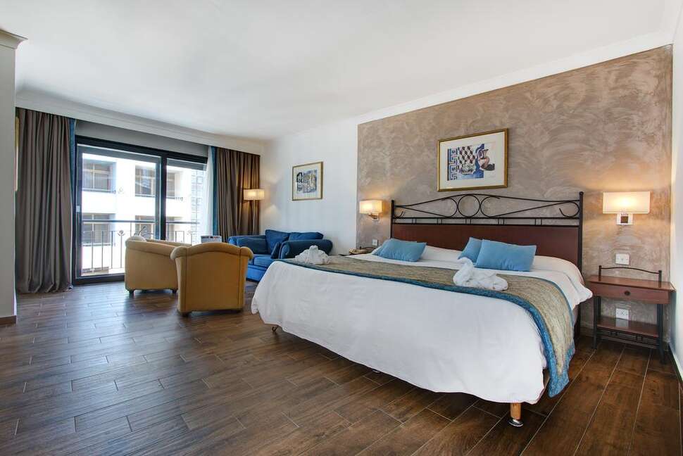 Ein Foto Golden Tulip Vivaldi Hotel