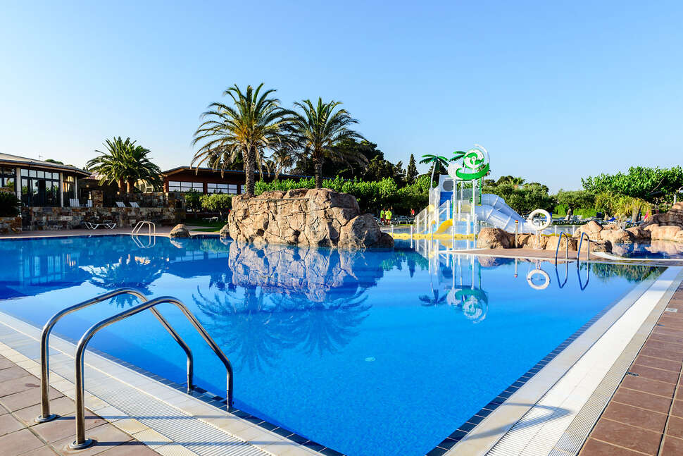 Een foto van het zwembad bij Estival Eldorado Resort