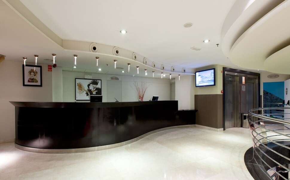 Een foto van het interieur van Senator Banus Spa Hotel