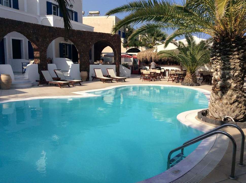 Een foto van het zwembad bij Arion Bay Hotel
