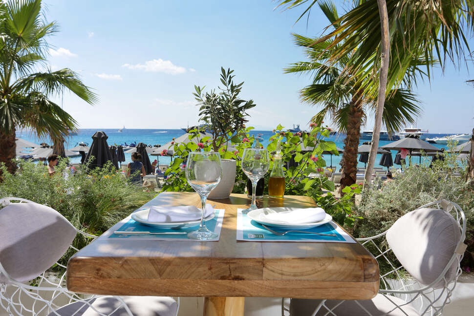 Ein Foto von den Einrichtungen im Mykonos Dove Beach Hotel