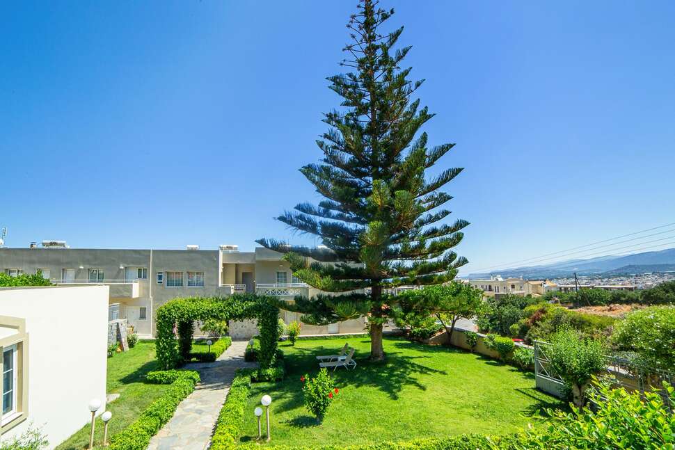 Ein Foto von der Außenansicht des Villa Mare Monte Aparthotel