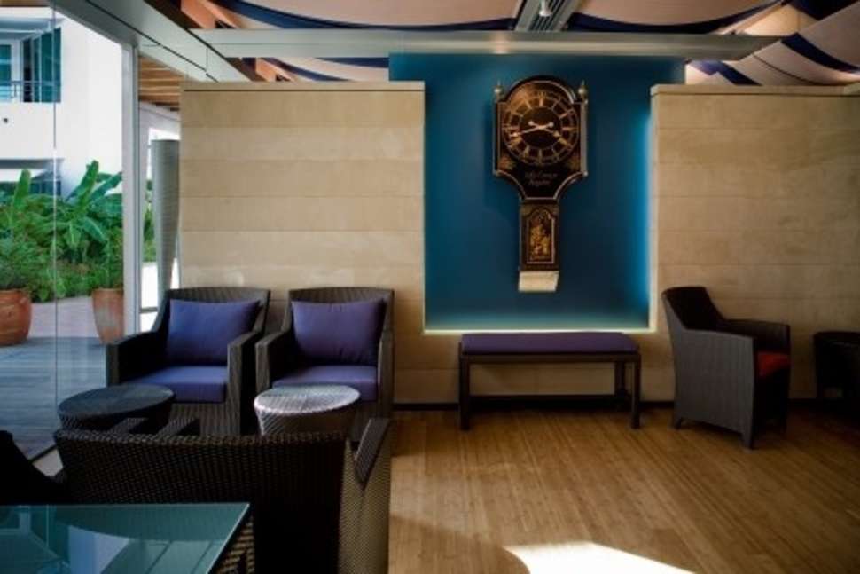 Een foto van het interieur van Avila Beach Hotel
