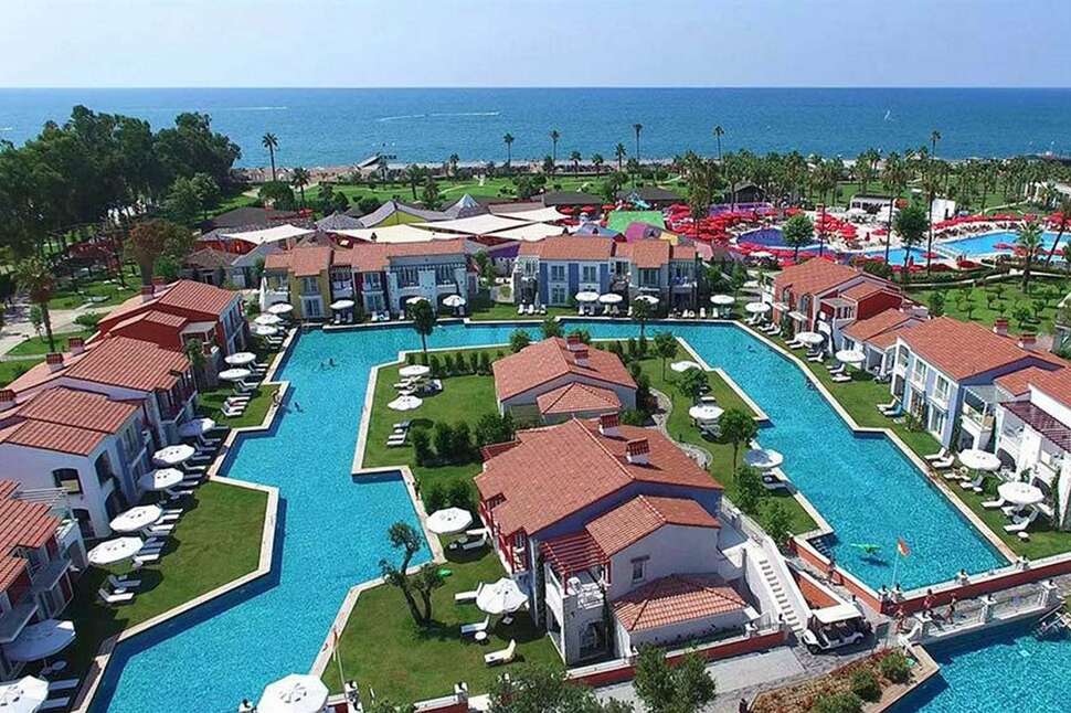 Een foto van het zwembad bij IC Hotels Santai Family Resort