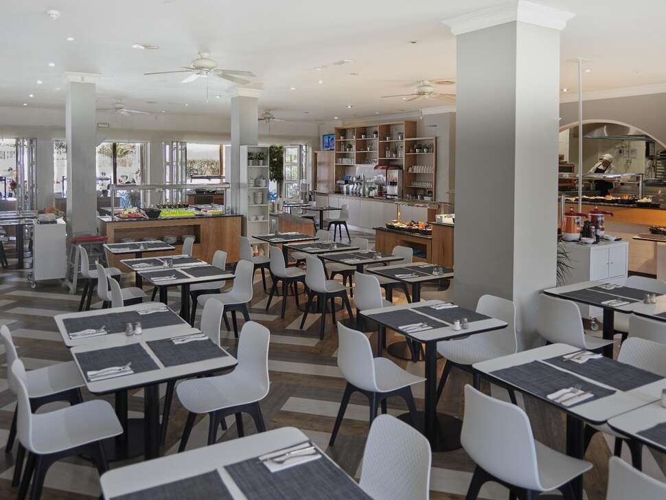 Een foto van de faciliteiten bij Coral Hotel Compostela Beach Golf Club