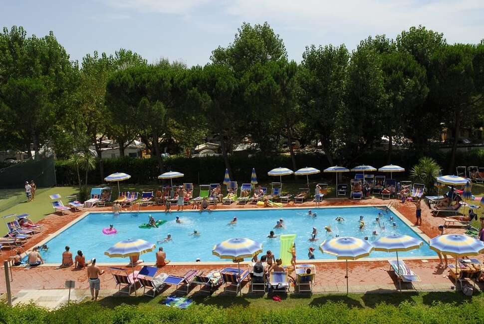 Een foto van het zwembad bij Camping Badiaccia