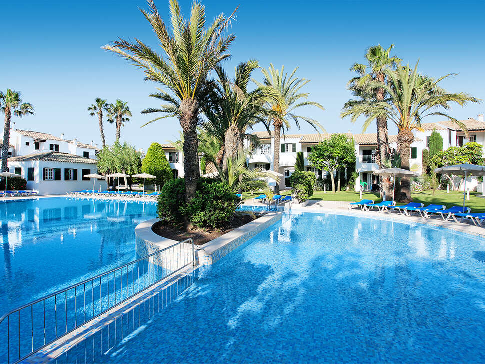 Ein Foto vom Pool im Grupotel Club Menorca