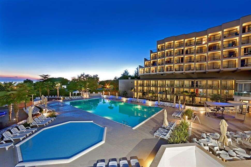Een foto van het zwembad bij Hotel Materada Plava Laguna