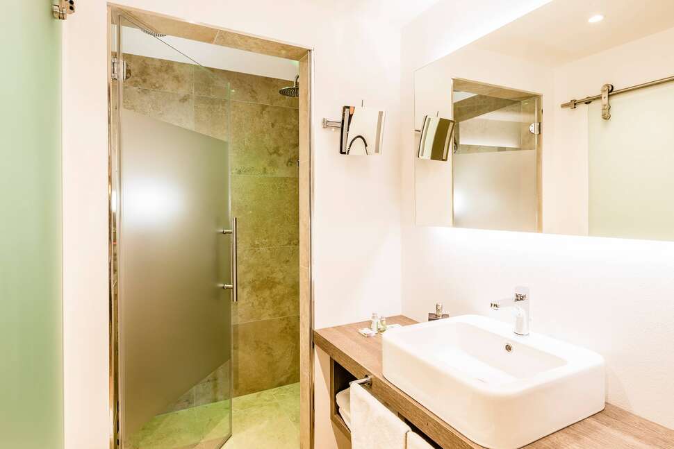 Ein Foto Hotel Shandranj