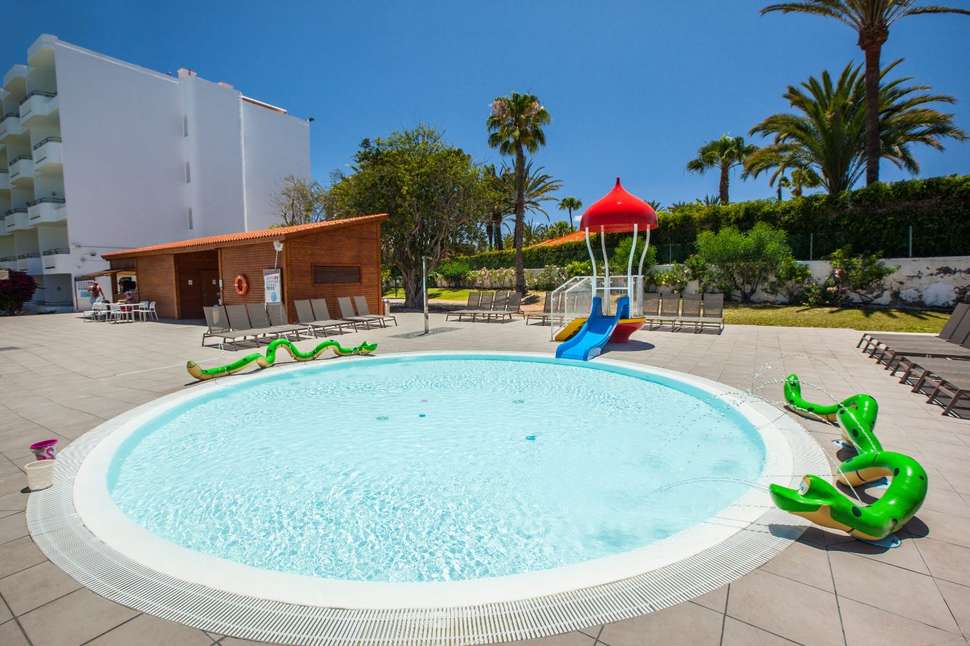 Een foto van het zwembad bij Abora Catarina by Lopesan Hotels