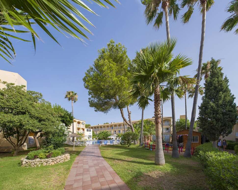 Een foto van de buitenkant van Hotel Vibra Cala Tarida