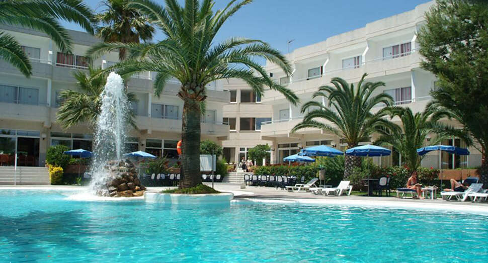 Ein Foto vom Pool im Hotel Spa Sagitario Playa