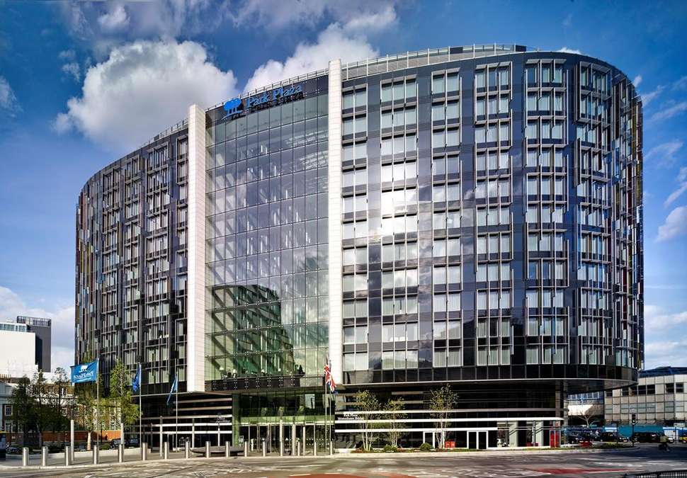 Een foto van de buitenkant van Park Plaza Westminster Bridge