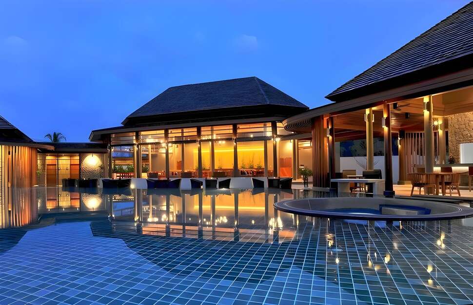 Een foto van het zwembad bij Apsara Beachfront Resort & Villa
