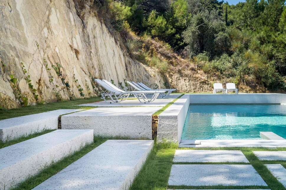 Een foto van het zwembad bij Semeli Boutique Hotel
