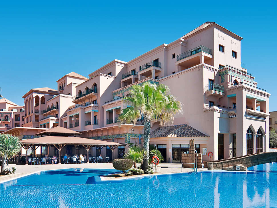Ein Foto vom Pool im Playacanela Hotel