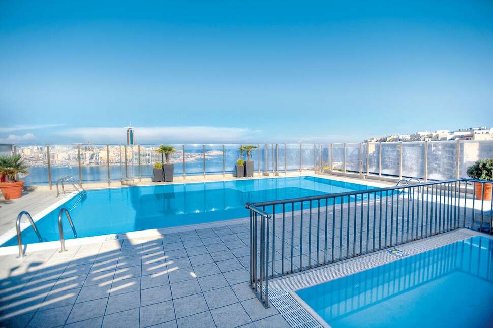 Ein Foto Plaza Hotel & Plaza Regency