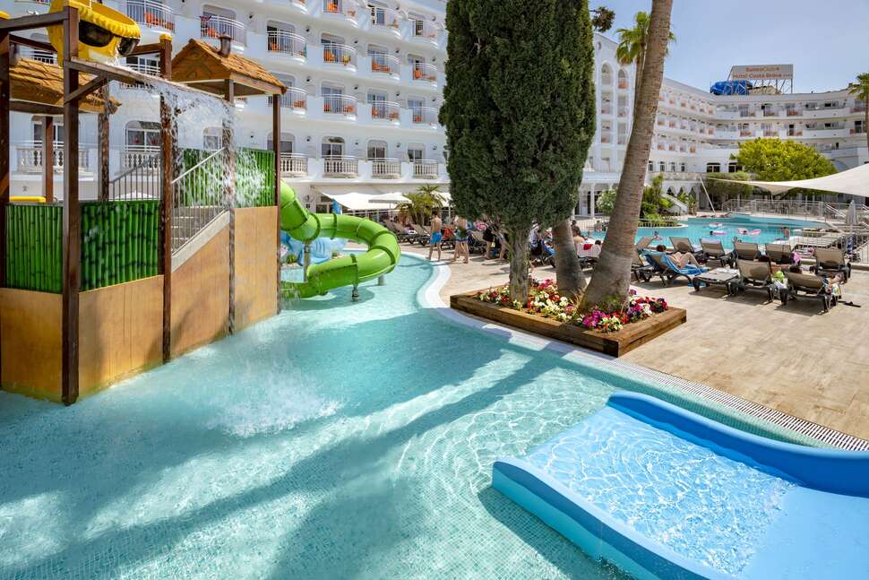Een foto van het zwembad bij Best Lloret Splash